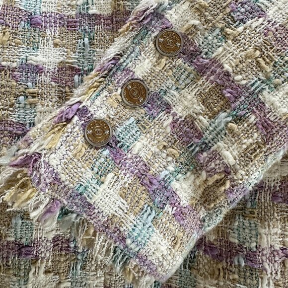 CHANEL White, Purple and Blue Tweed Jacket, 2005 RARE Excellent - Picture 10 of 15
